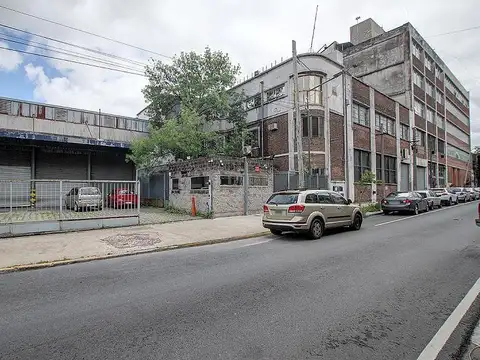 San Martin, Deposito en venta, 15.400m2 totales. 9000m2 de depósito, 6000m2 de oficinas
