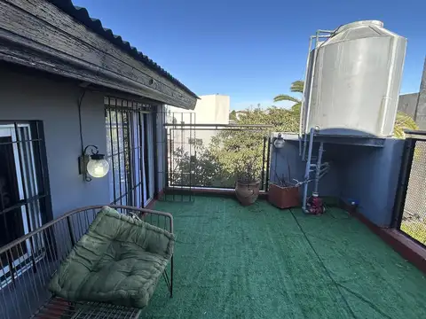 Depto Tipo Casa en Alquiler con 1 cocheras