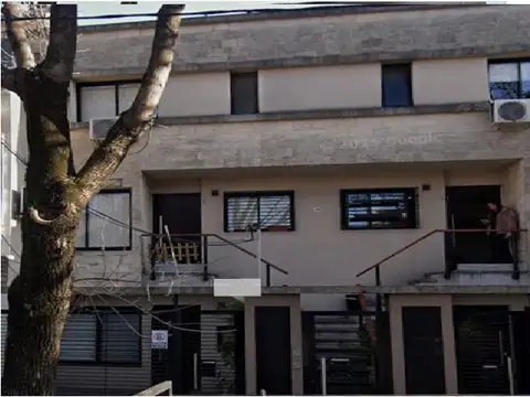 HERMOSO PH 2 AMB. FRENTE PTA BAJA - PATIO CON PARRILLA - TOILETTE y BAÑO