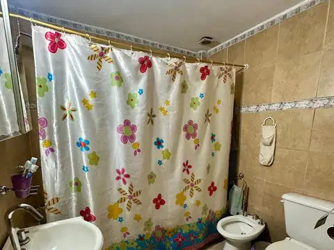 VENTA CASA 4 AMBIENTES CON COCHERA SAN JUSTO