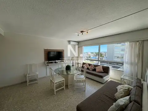 Departamento en Venta en Península, USD 240.000