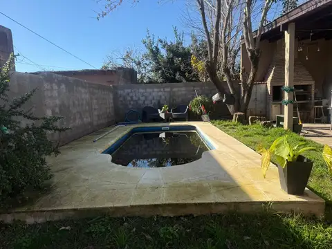 Casa en Venta con 4 cocheras