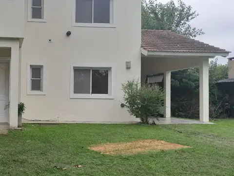 Casa en Alquiler de 4 dormitorios