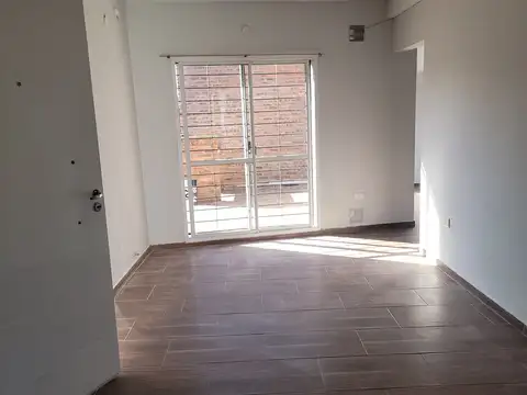 Casa en Alquiler con 1 cochera