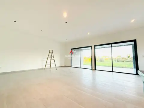 Casa 4 ambientes con 3 baños
