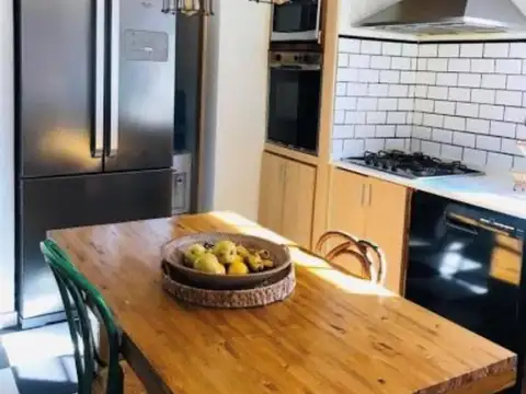 Casa 5 ambientes con 2 baños