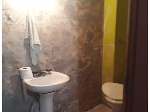 VILLA BALLESTER: PH 3 AMB AL FRENTE, PLANTA BAJA A REFACCION