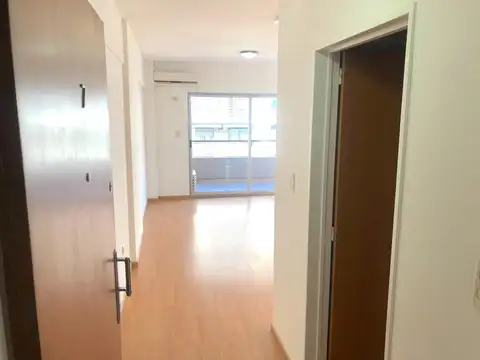 Palermo: Palestina y Cordoba. Monoambiente 37m2 Frente