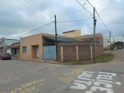 CASA EN VENTA EN ARRECIFES CON GALPÓN