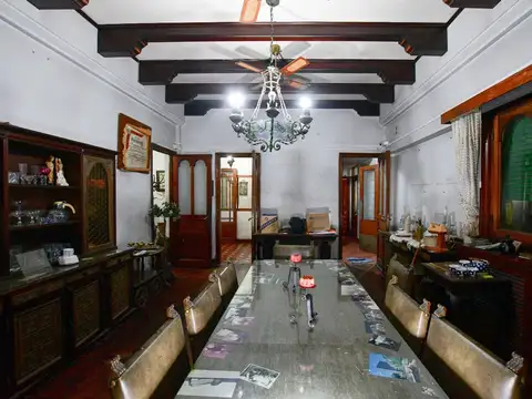 Casa 10 ambientes con 6 baños