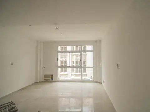 Oficina en alquiler - Frente - Retiro Plaza San Martín - 31,29m²