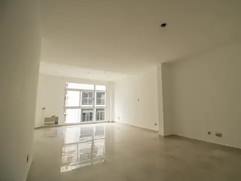 Oficina en alquiler - Frente - Retiro Plaza San Martín - 31,29m²