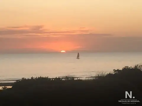 Casa 5 ambientes con 4 baños