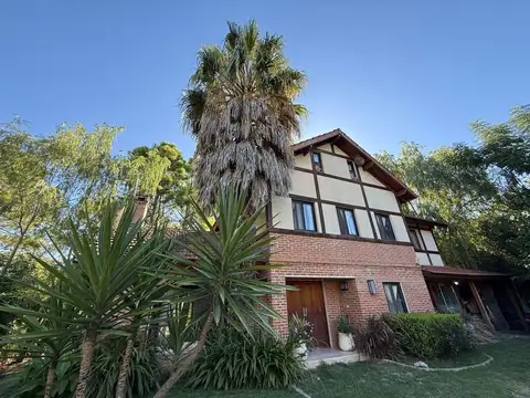 Casa en venta en Bº Santa María del Pilar   -   ID 5954