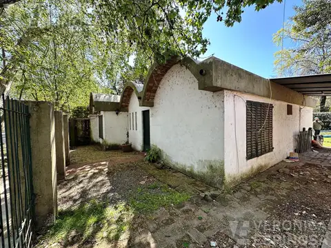 Casa en Venta con 2 cocheras