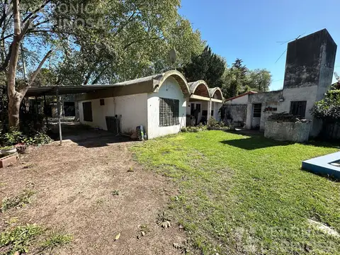 Casa  venta 4 ambientes en Villa Gobernador Udaondo