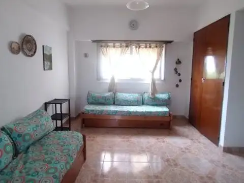 calle 25 791 , Piso 4