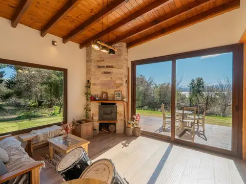 Casa con vista al lago y jardín en Bariloche