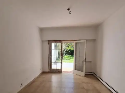 Casa en Alquiler con 1 cochera