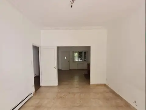 Casa 5 ambientes con 1 baño
