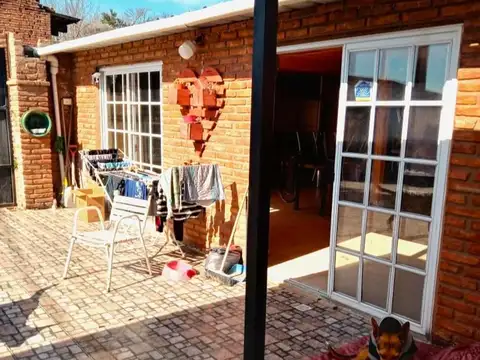 Piñero, Dos casas, esquina, todo en conjunto. Belgrano 500.