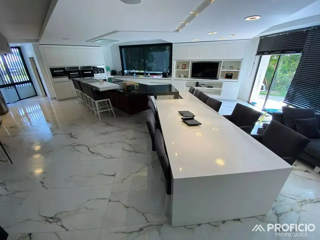 Casa en Abril Club De Campo