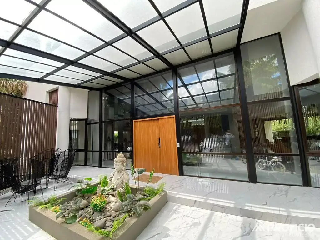 Casa en Venta - 4 dormitorios - USD 2.400.000