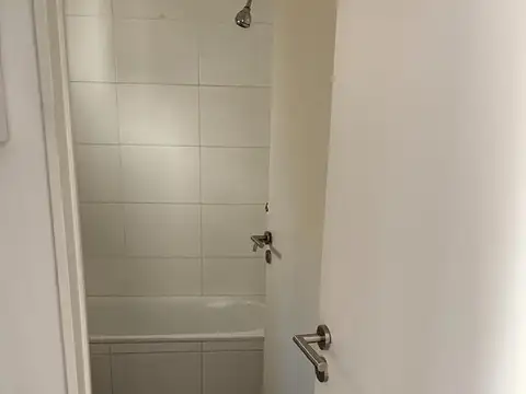 Peron 2752 , Piso 1