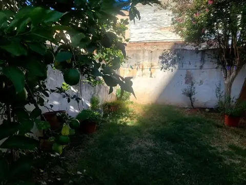 VENTA LOTE DESARROLLO PB +7 PISOS 245m2 ALBERDI BIEN UBICADO