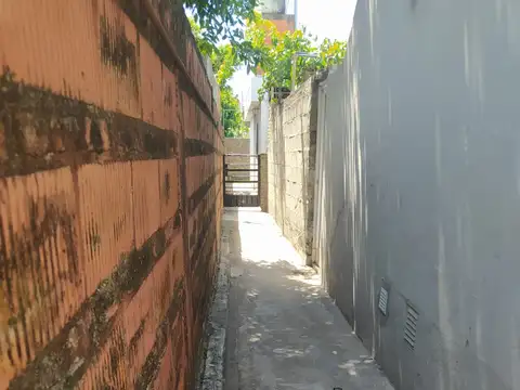 Casa de pasillo en venta en Rosario 2 dormitorios