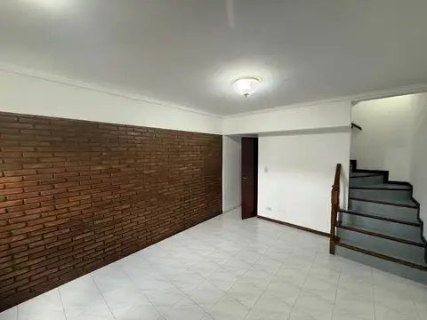 Depto Tipo Casa en Alquiler de 2 dormitorios