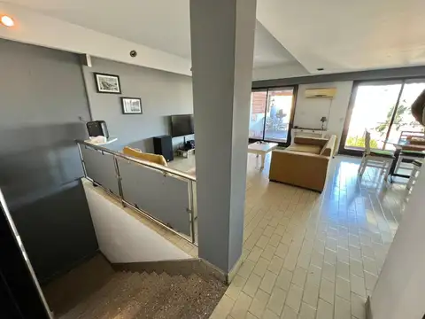 Depto Tipo Casa en Venta de 4 ambientes