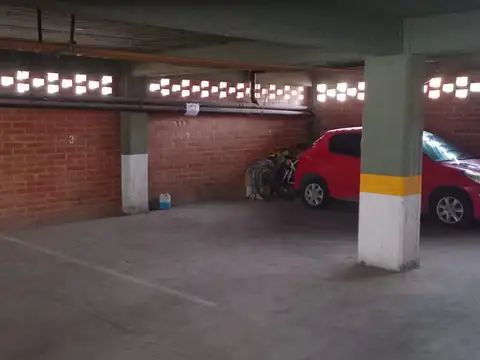 CENTRO DE NEUQUEN COCHERA EN VENTA