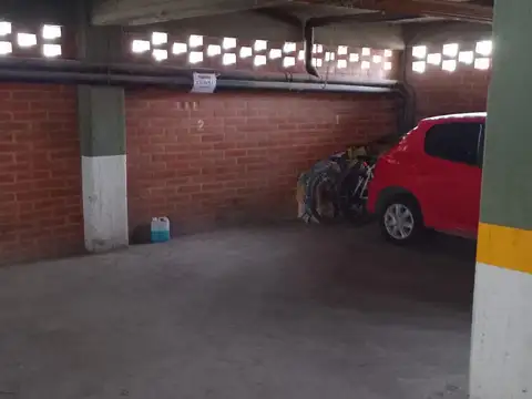 CENTRO DE NEUQUEN COCHERA EN VENTA