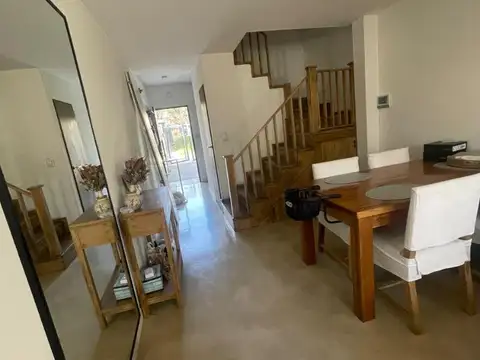 Triplex en venta sobre Pampa al 900