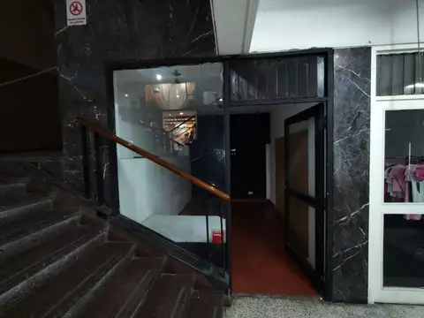 Local en Alquiler en Moron, $ 380.000