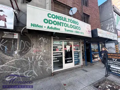 Local a la calle Vidriera, Sotano a Metros de Once