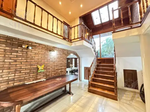 Casa 7 ambientes con 3 baños