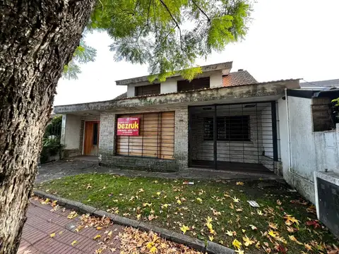 Casa 5 ambientes en venta en Martínez
