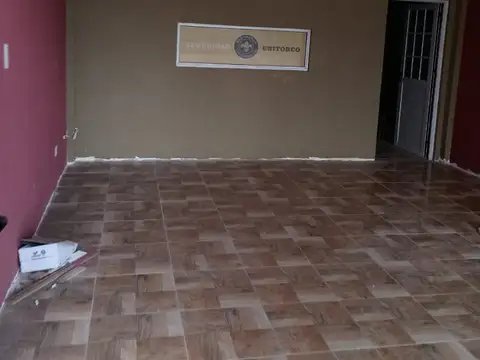 Local en Planta Baja 54m2, con cochera