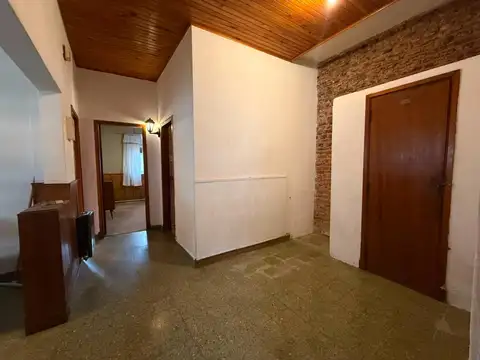 Casa 3 ambientes con patio/jardin - lote 8.66 x 18 mts