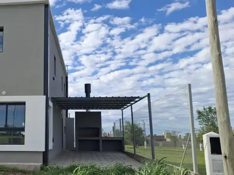 DÚPLEX EN VENTA  2 DORM EN DOCTA  AVENIDA