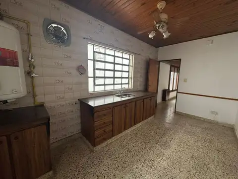 Casa 3 ambientes con 1 baño