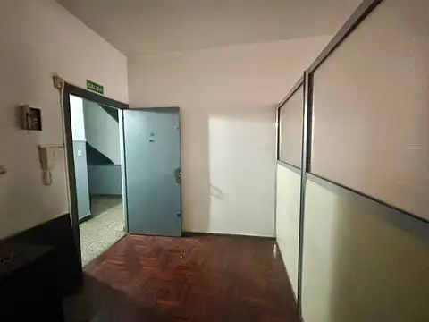 VENTA OFICINA DEPOSITO EN BALVANERA