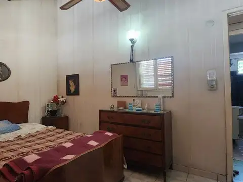 Casa 3 ambientes c/cochera y fondo libre