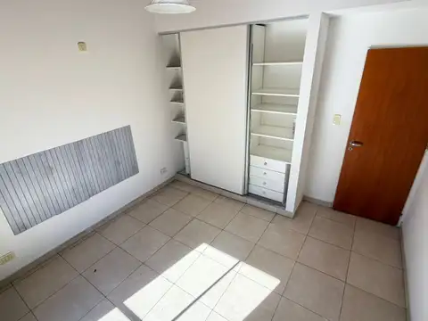 Casa en Alquiler con 1 cochera
