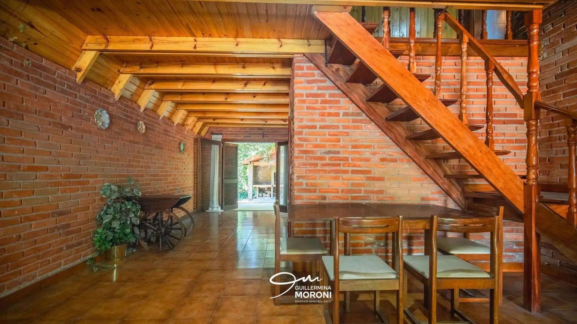 Cabaña 3 ambientes c/ parrilla, Los Nogales e/Boulevard del Bosque