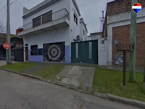 VENTA CASA 4 AMB COCHERA PATIO LOCAL QUILMES