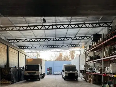 Venta - Deposito con vivienda - Villa Sarmiento 