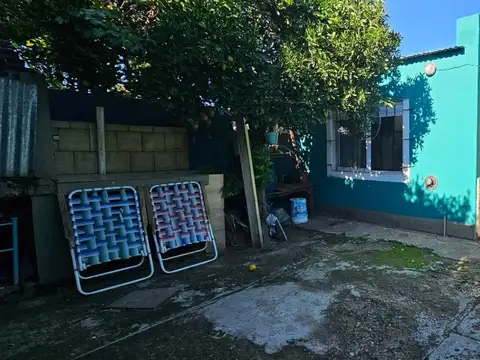 Casa en venta c/ cochera en Villa General Arias